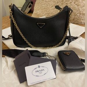 PRADA RE-EDITION 2005 HANDBAG IN BLACK LEATHER SAFFIANO